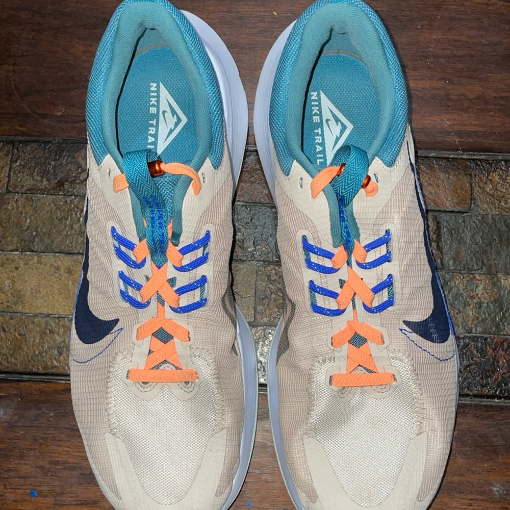 Intersuola for optimal impact absorption
Lightweight and breathable